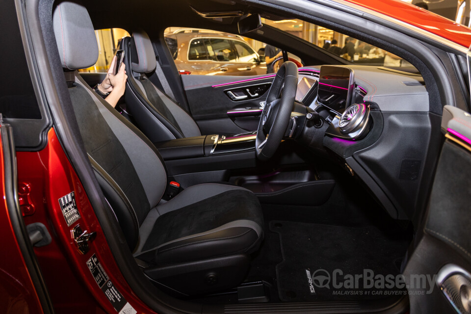 Mercedes-Benz EQE V295 (2022) Interior