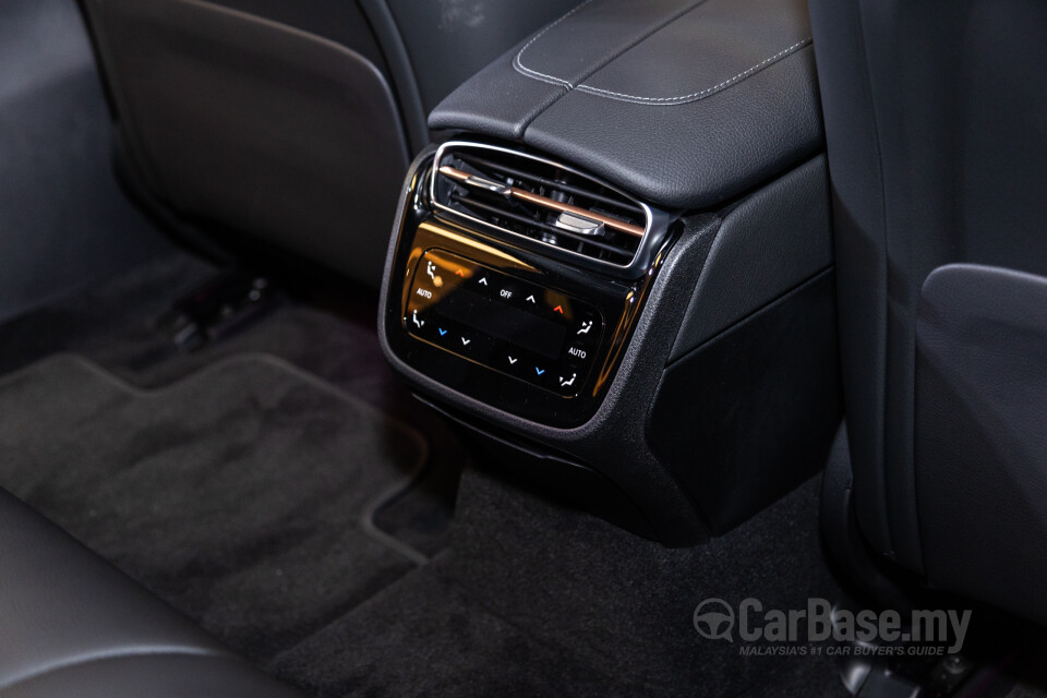 Mercedes-Benz EQE V295 (2022) Interior