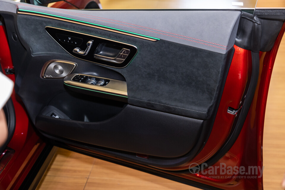 Mercedes-Benz EQE V295 (2022) Interior