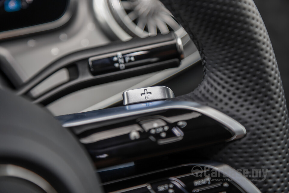 Mercedes-Benz EQE V295 (2022) Interior