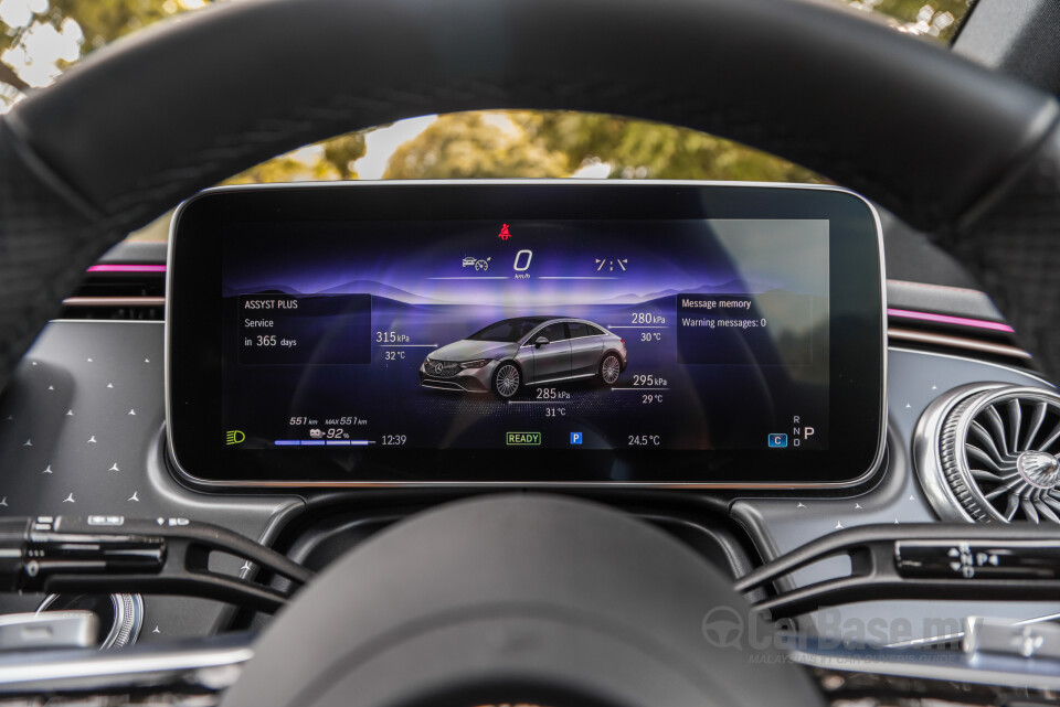 Mercedes-Benz EQE V295 (2022) Interior