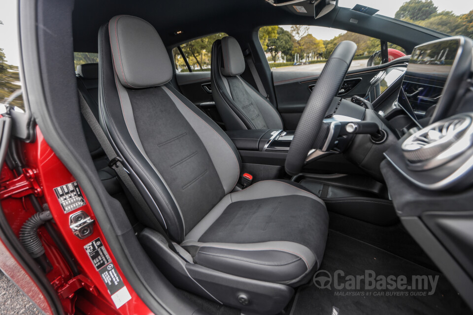 Mercedes-Benz EQE V295 (2022) Interior