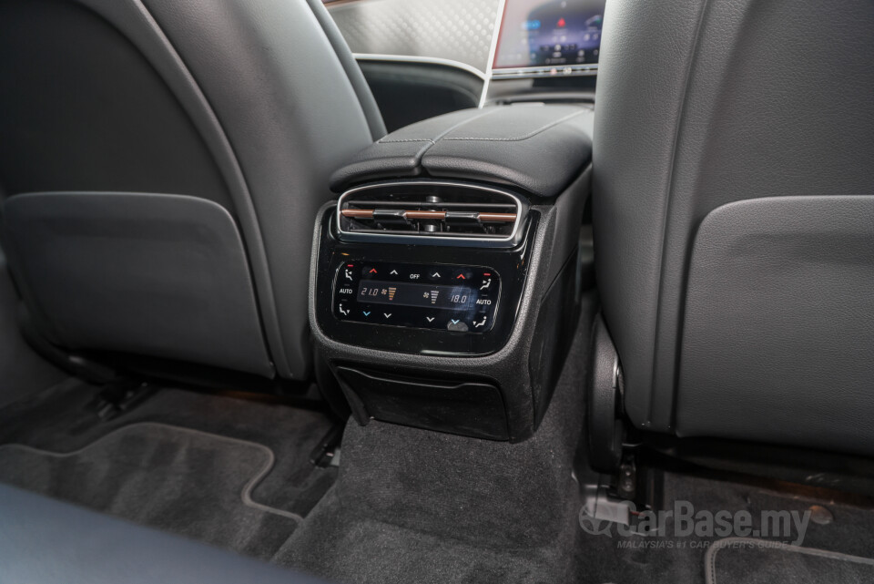 Mercedes-Benz EQE V295 (2022) Interior