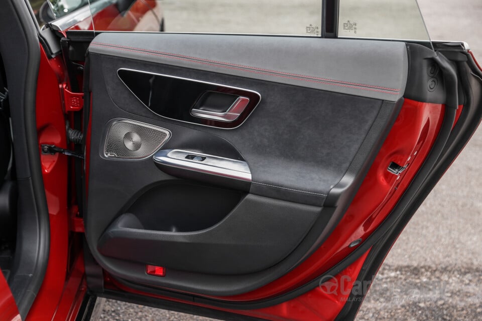 Mercedes-Benz EQE V295 (2022) Interior