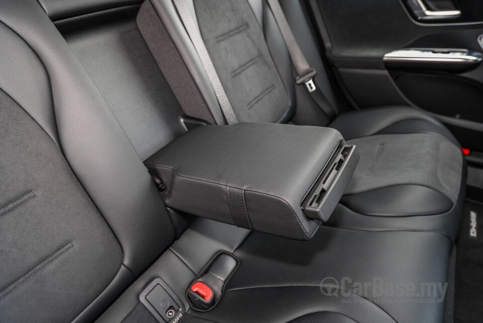 Mercedes-Benz EQE V295 (2022) Interior