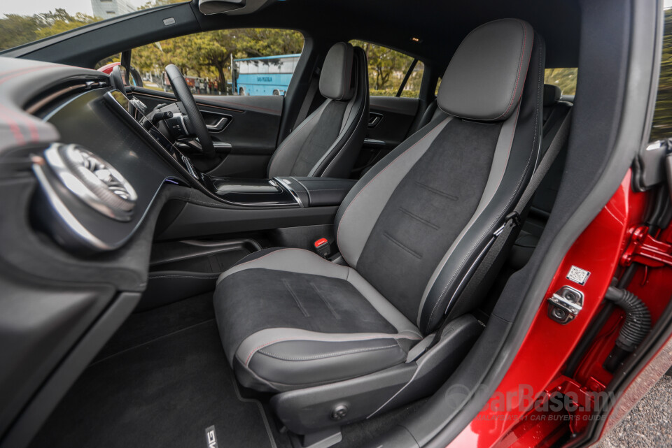 Mercedes-Benz EQE V295 (2022) Interior