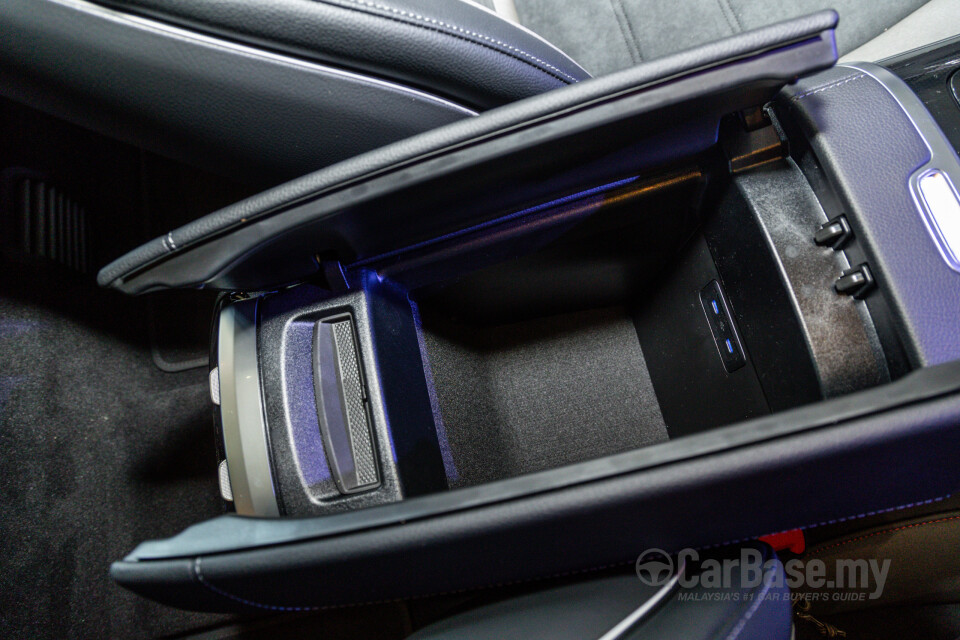 Mercedes-Benz EQE V295 (2022) Interior