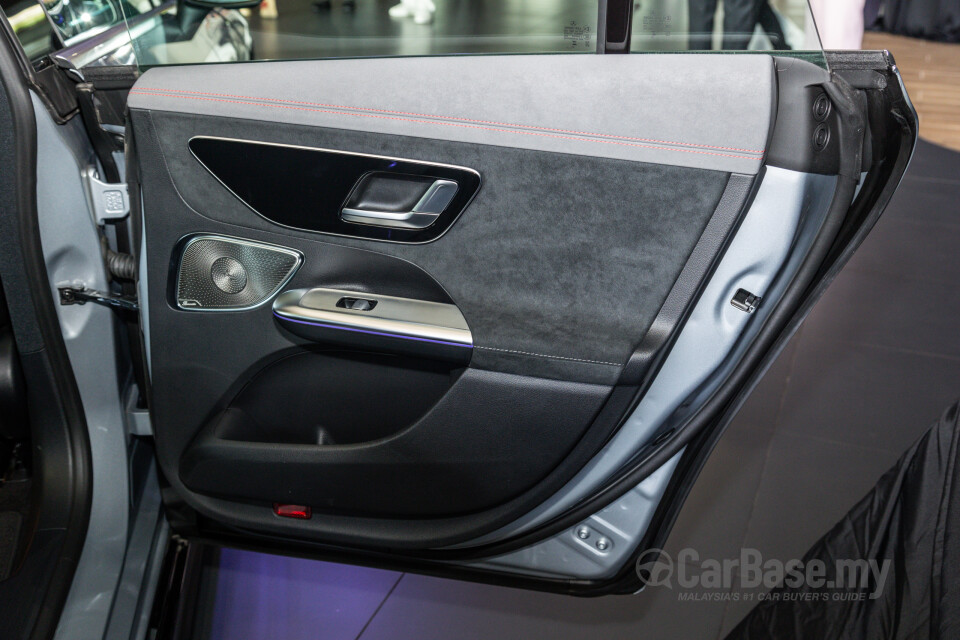 Mercedes-Benz EQE V295 (2022) Interior