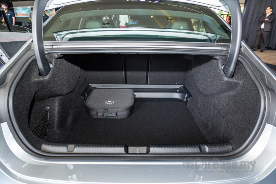 Mercedes-Benz EQE V295 (2022) Interior