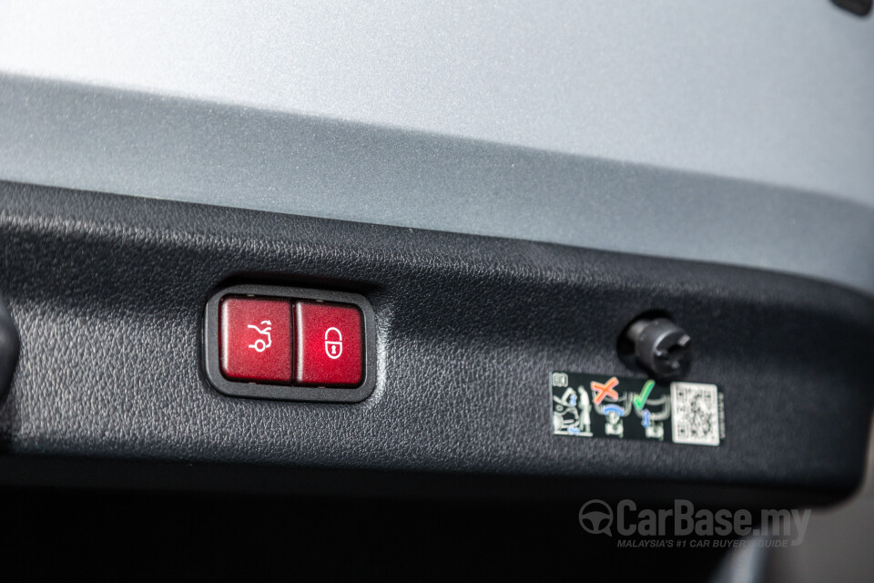 Mercedes-Benz EQE V295 (2022) Interior