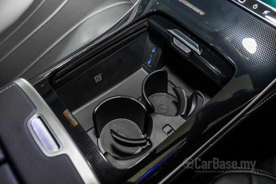 Mercedes-Benz EQE V295 (2022) Interior