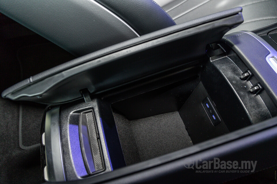 Mercedes-Benz EQE V295 (2022) Interior