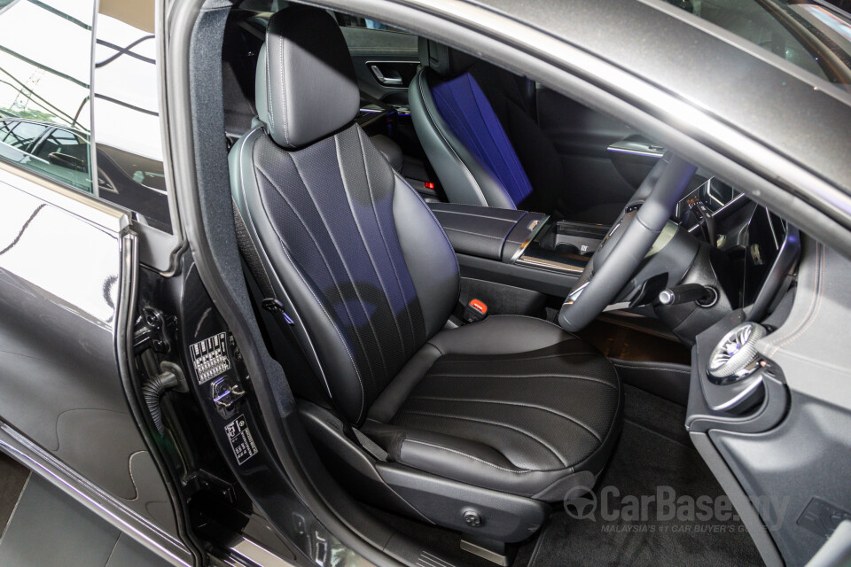 Mercedes-Benz EQE V295 (2022) Interior