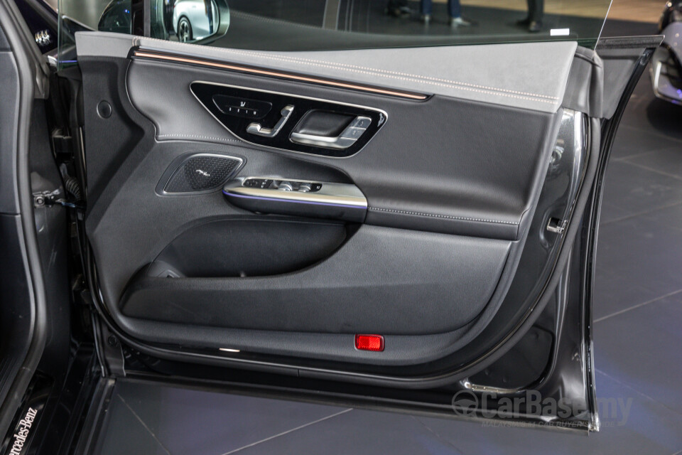 Mercedes-Benz EQE V295 (2022) Interior