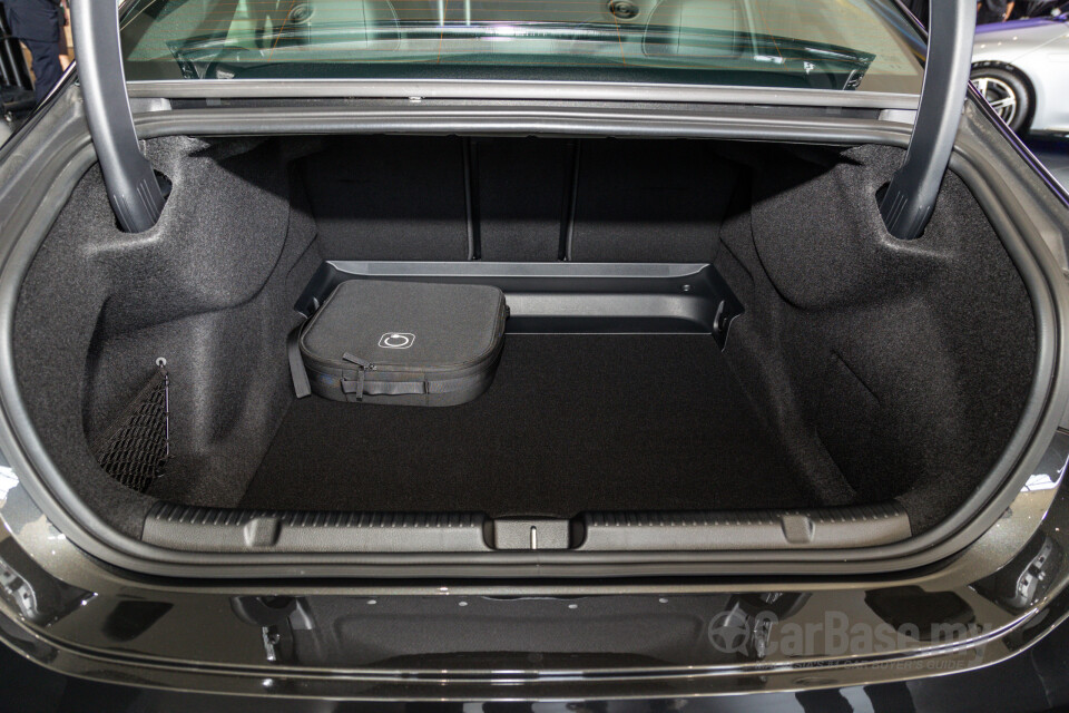 Mercedes-Benz EQE V295 (2022) Interior
