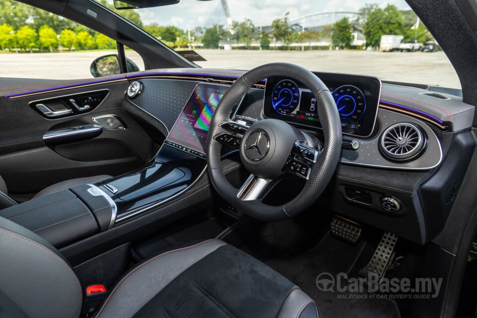 Mercedes-Benz EQE V295 (2022) Interior