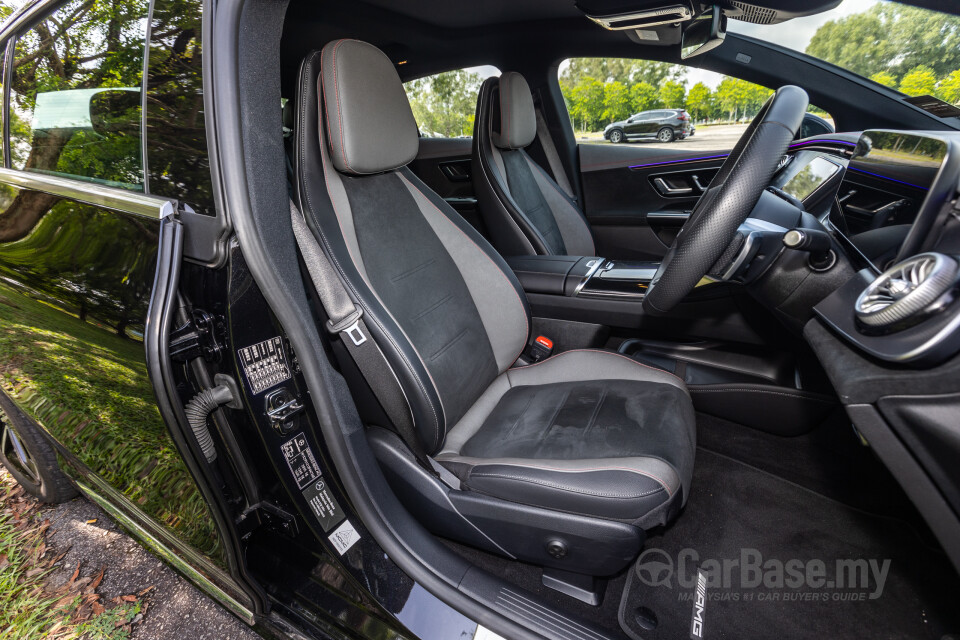 Mercedes-Benz EQE V295 (2022) Interior