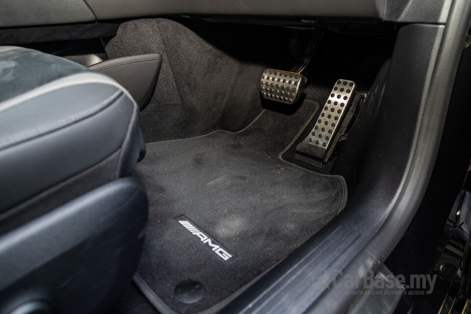 Mercedes-Benz EQE V295 (2022) Interior