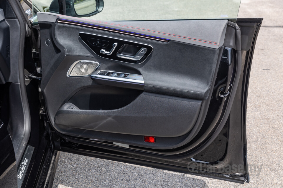 Mercedes-Benz EQE V295 (2022) Interior