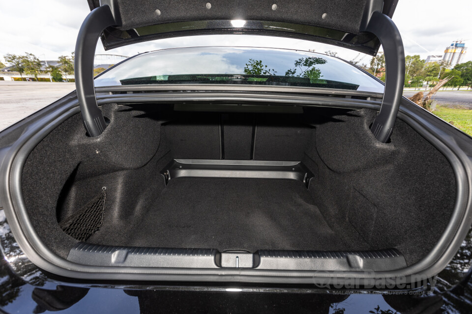 Mercedes-Benz EQE V295 (2022) Interior