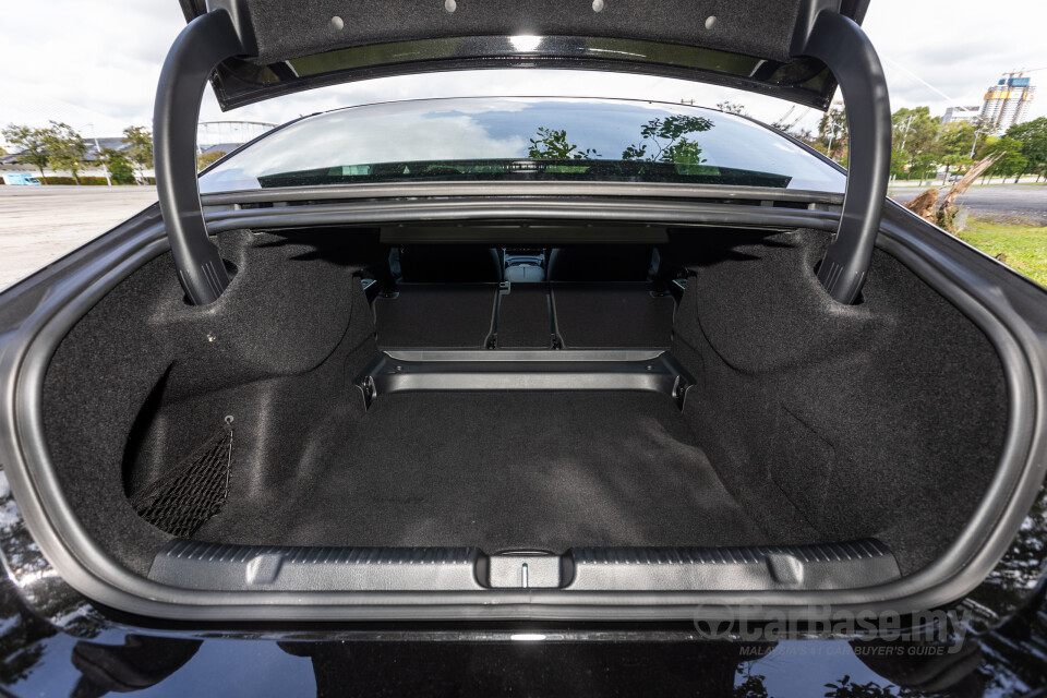 Mercedes-Benz EQE V295 (2022) Interior
