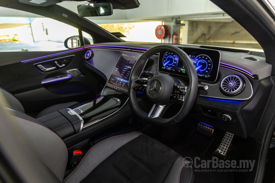 Mercedes-Benz EQE V295 (2022) Interior