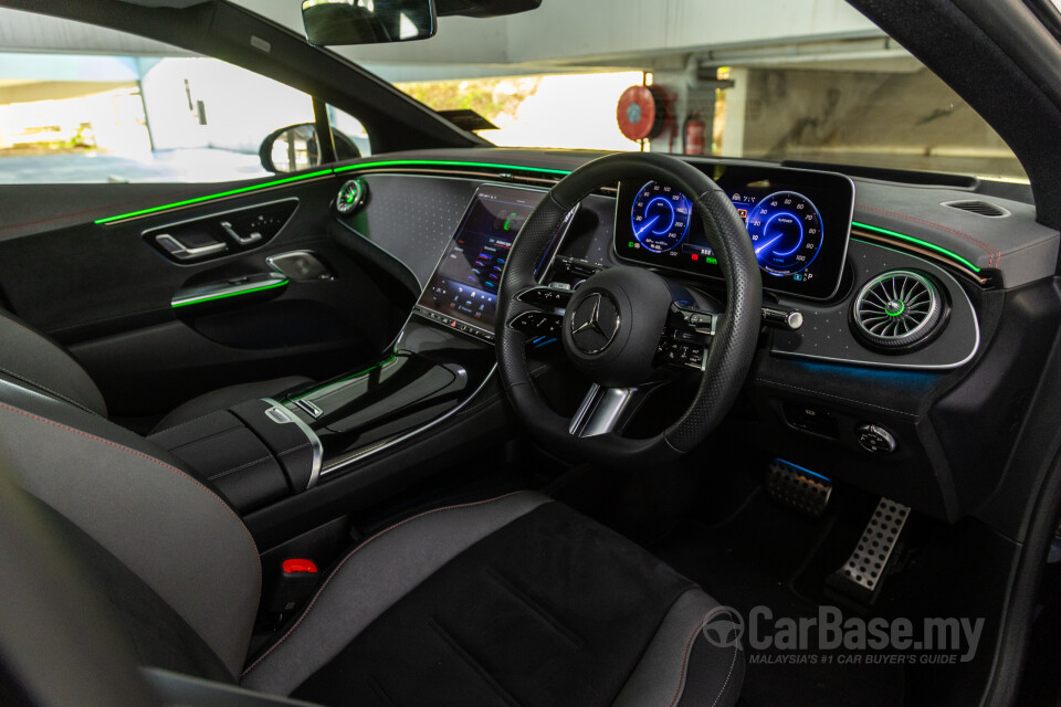 Mercedes-Benz EQE V295 (2022) Interior