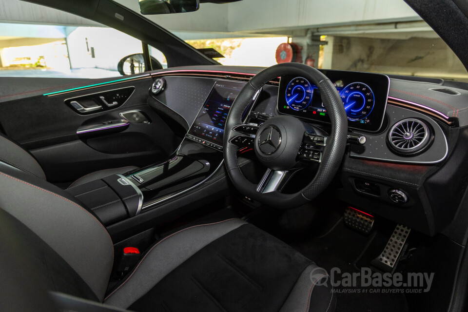 Mercedes-Benz EQE V295 (2022) Interior