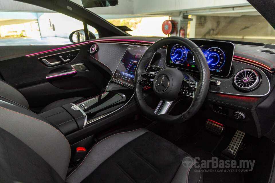 Mercedes-Benz EQE V295 (2022) Interior