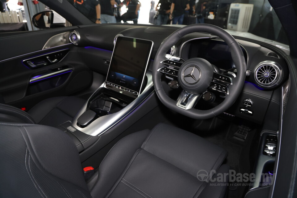 Mercedes-Benz AMG SL R232 (2023) Interior