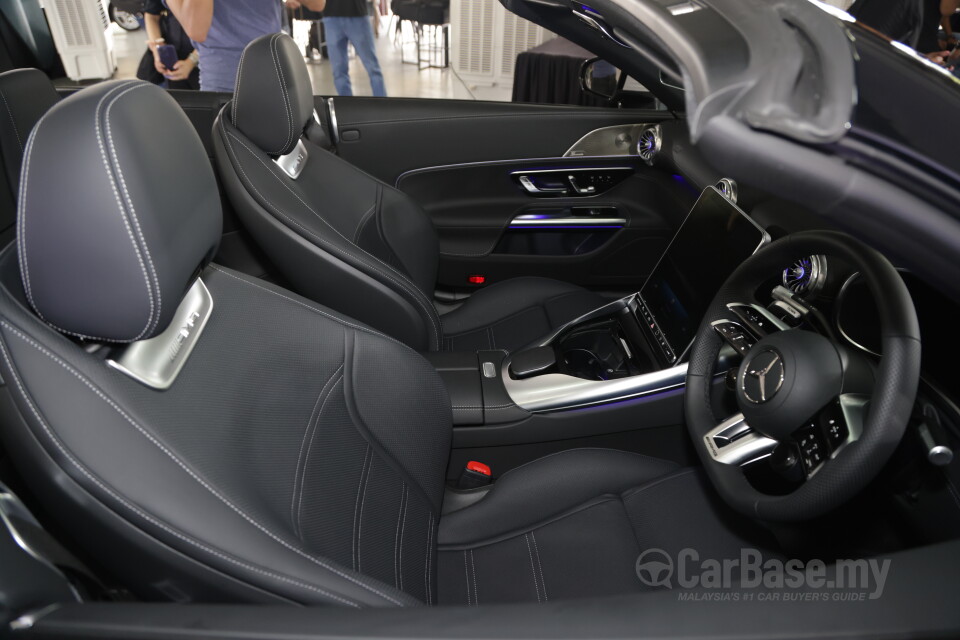 Mercedes-Benz AMG SL R232 (2023) Interior