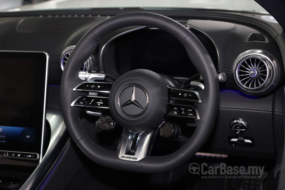 Mercedes-Benz AMG SL R232 (2023) Interior