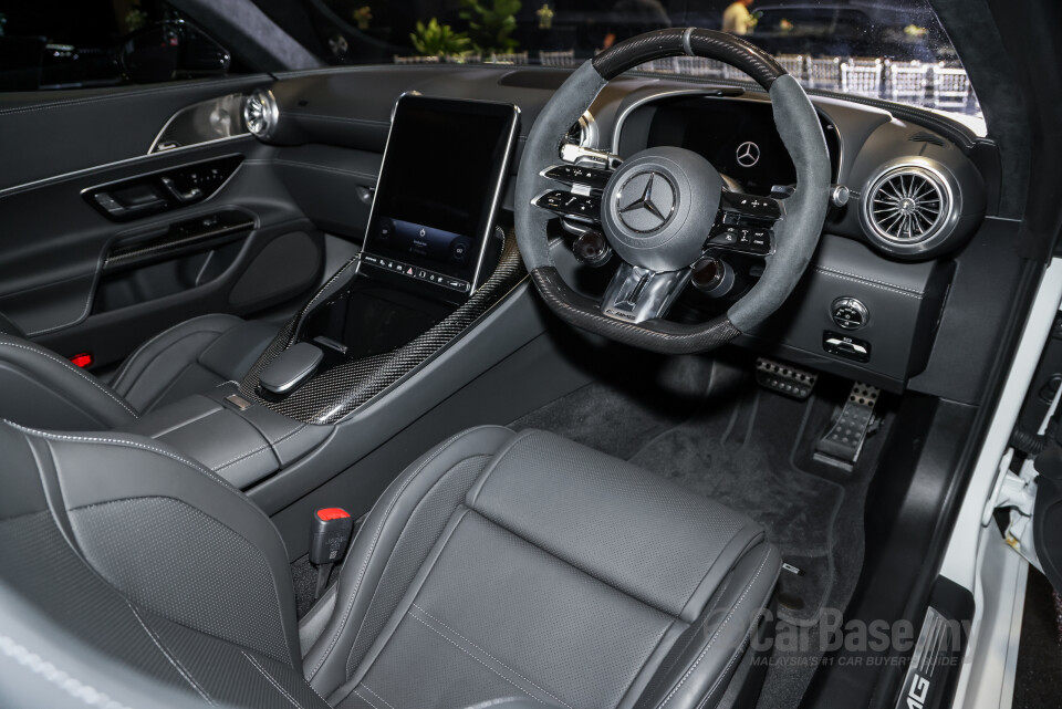 Mercedes-Benz AMG SL R232 (2023) Interior