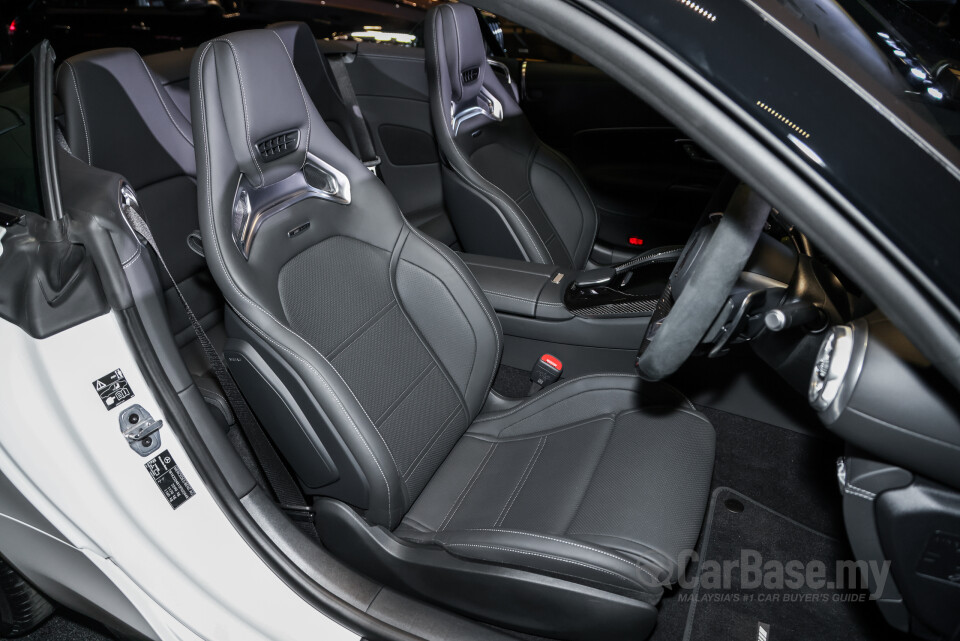 Mercedes-Benz AMG SL R232 (2023) Interior