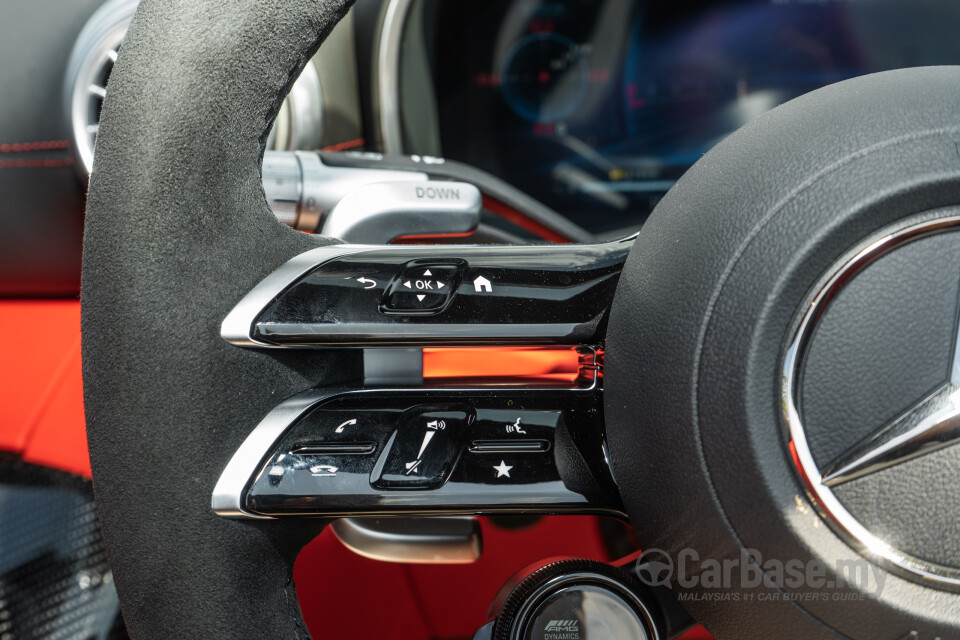 Mercedes-Benz AMG SL R232 (2023) Interior