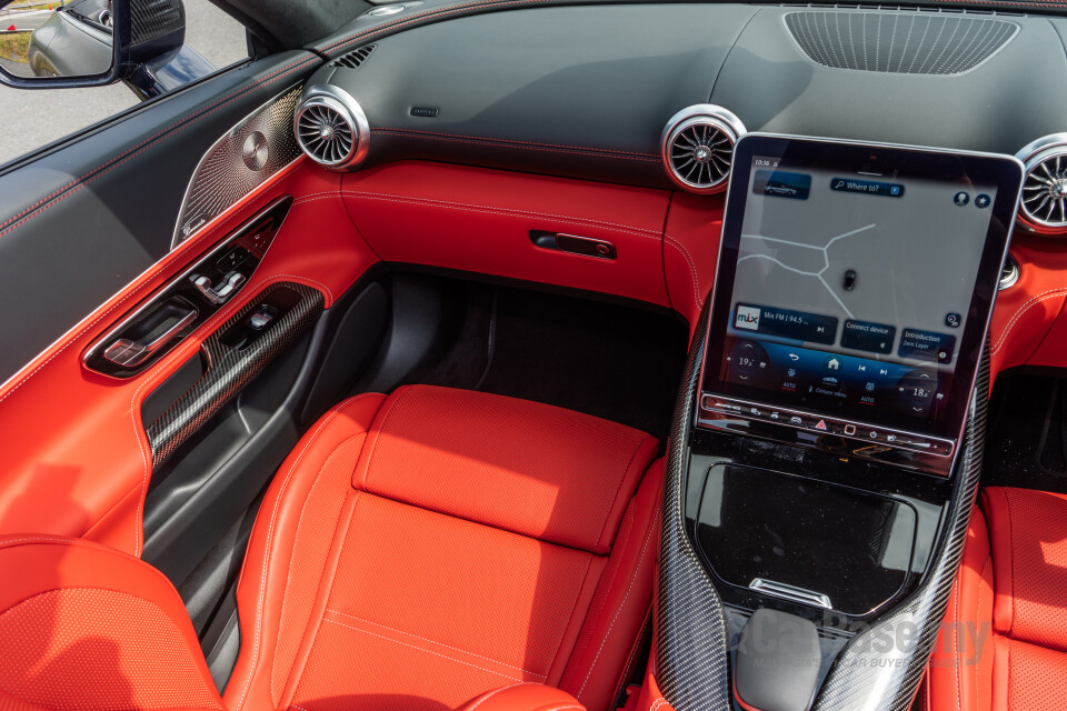 Mercedes-Benz AMG SL R232 (2023) Interior