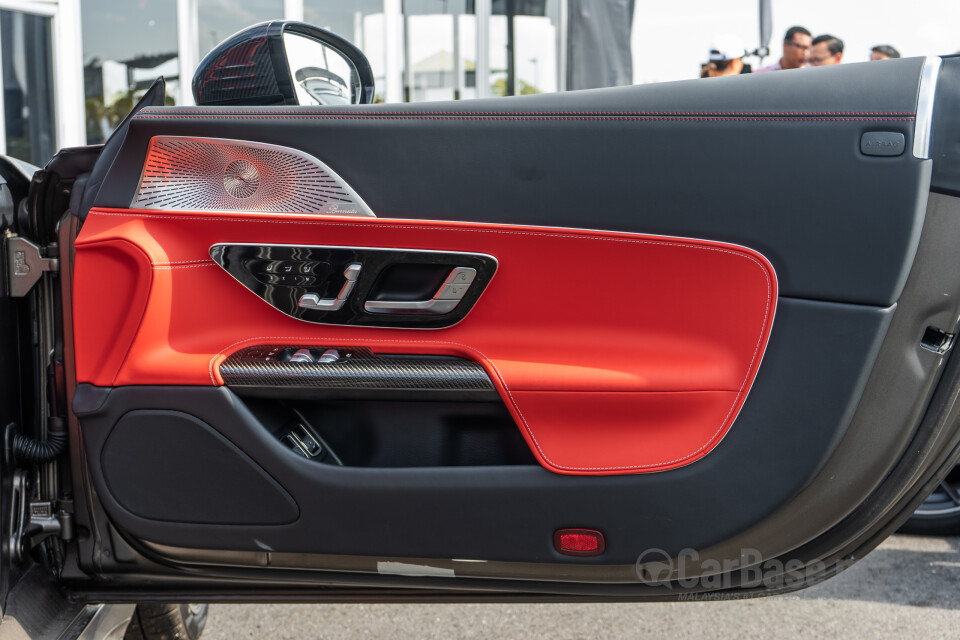Mercedes-Benz AMG SL R232 (2023) Interior