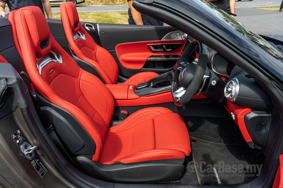 Mercedes-Benz AMG SL R232 (2023) Interior