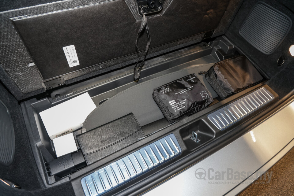 Mercedes-Benz EQS SUV X296 (2023) Interior