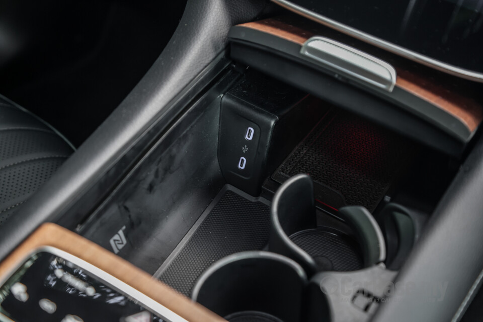 Mercedes-Benz EQS SUV X296 (2023) Interior