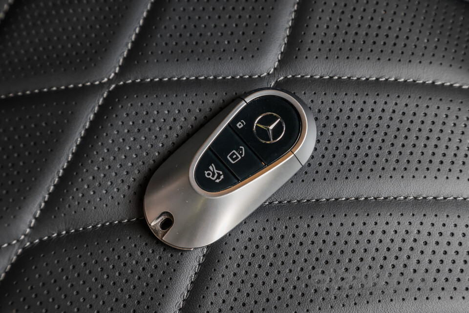 Mercedes-Benz EQS SUV X296 (2023) Interior