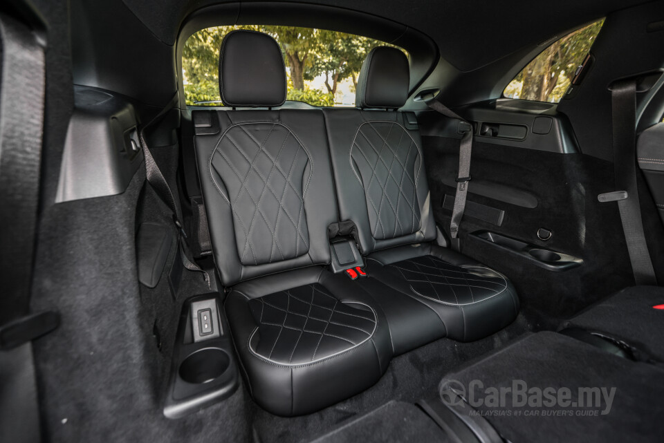 Mercedes-Benz EQS SUV X296 (2023) Interior