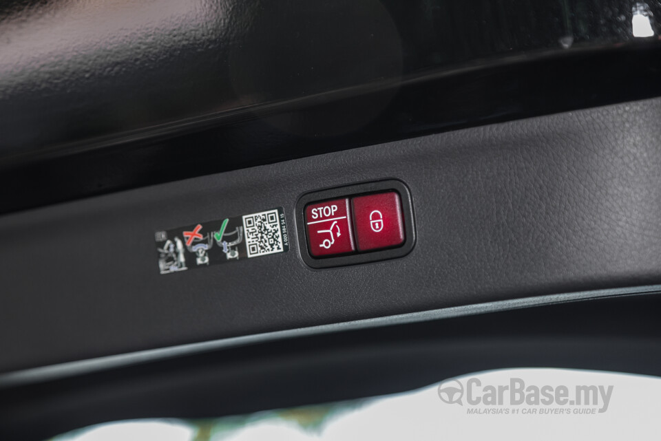 Mercedes-Benz EQS SUV X296 (2023) Interior