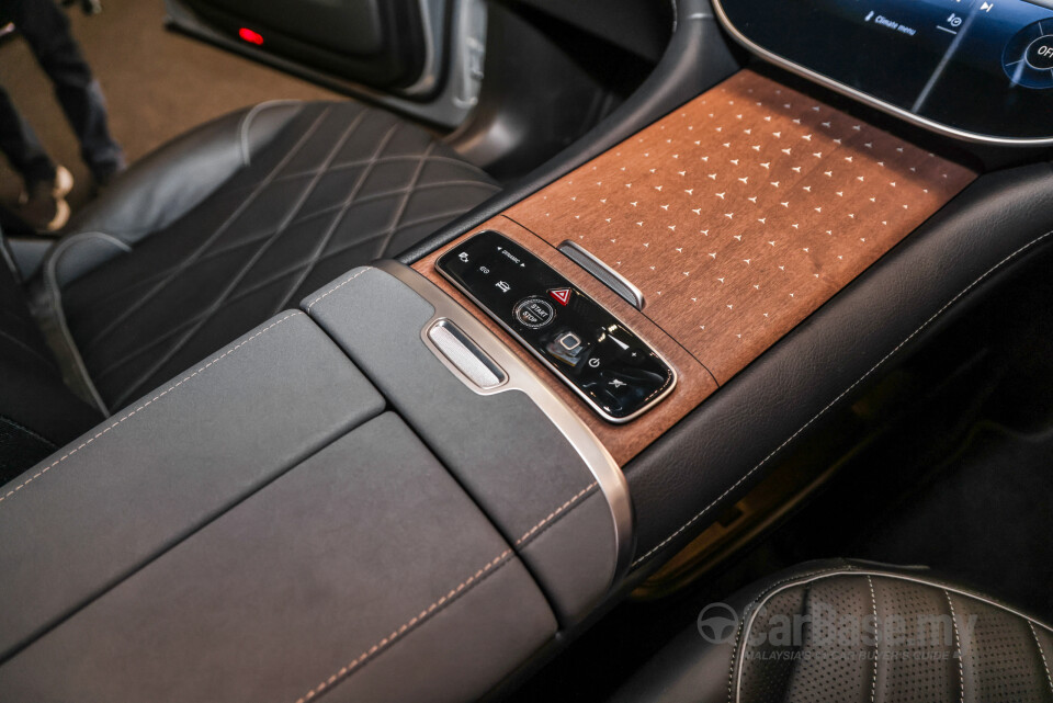 Mercedes-Benz EQS SUV X296 (2023) Interior