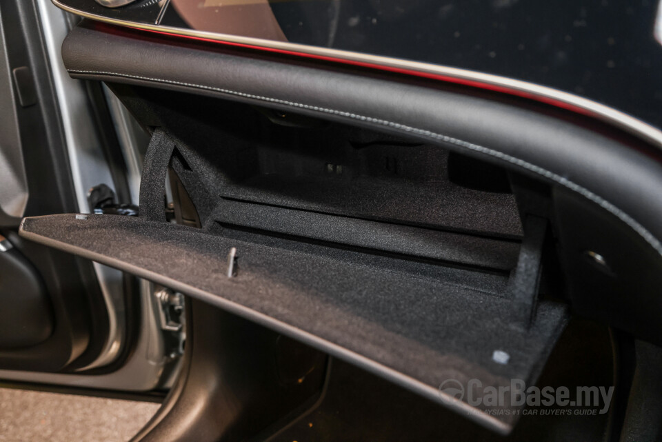 Mercedes-Benz EQS SUV X296 (2023) Interior