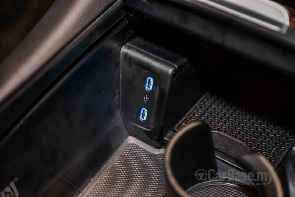 Mercedes-Benz EQS SUV X296 (2023) Interior