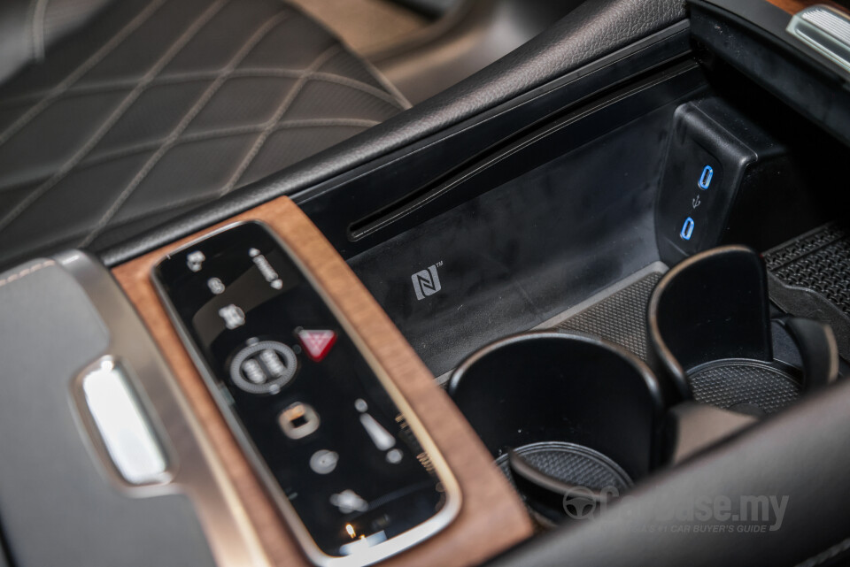 Mercedes-Benz EQS SUV X296 (2023) Interior