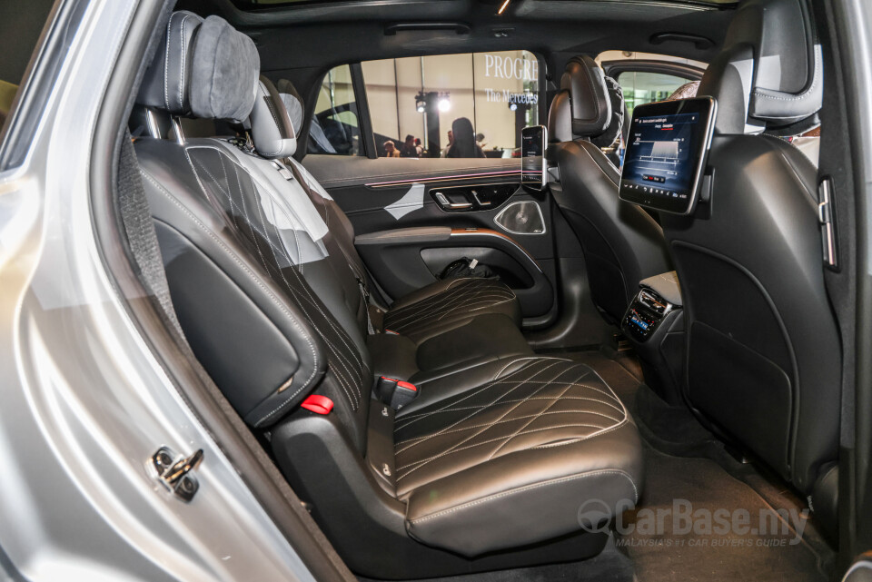 Mercedes-Benz EQS SUV X296 (2023) Interior