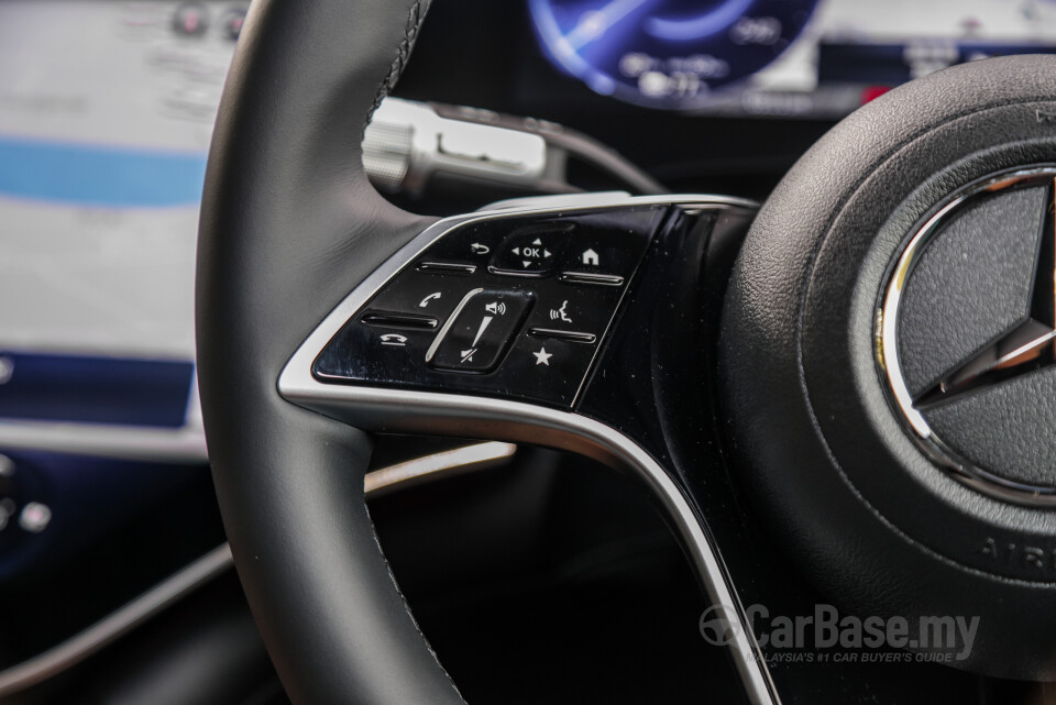 Mercedes-Benz EQS SUV X296 (2023) Interior
