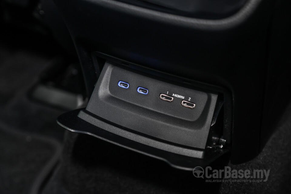 Mercedes-Benz EQS SUV X296 (2023) Interior